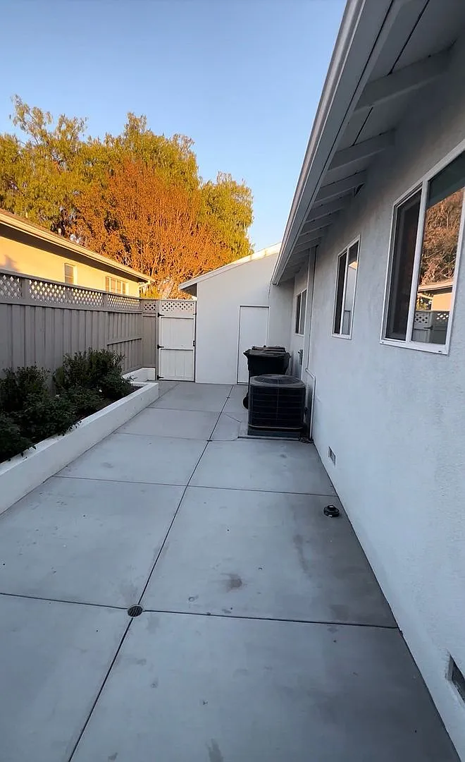 1113 Riedel Ave — Photo 2