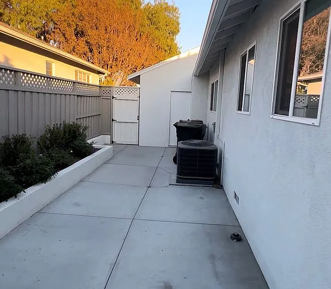 1113 Riedel Ave — Photo 2