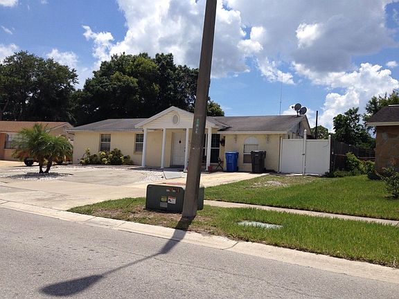 4th image of 6706 Runningwoods Dr