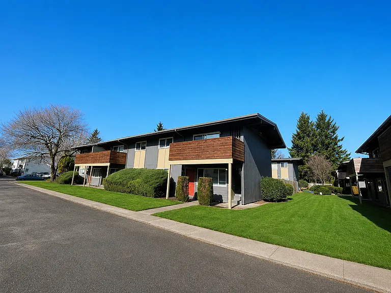 12702 E Burnside St #3 — Photo 22
