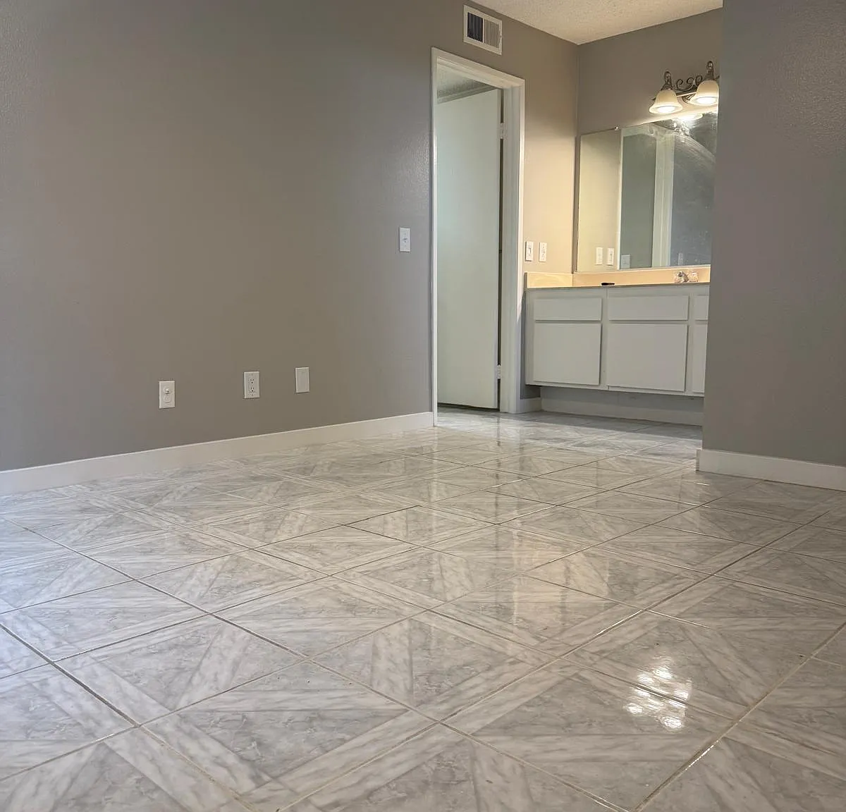 2 bed, 2.0 bath, 994 sqft, $2,150 — Photo 4