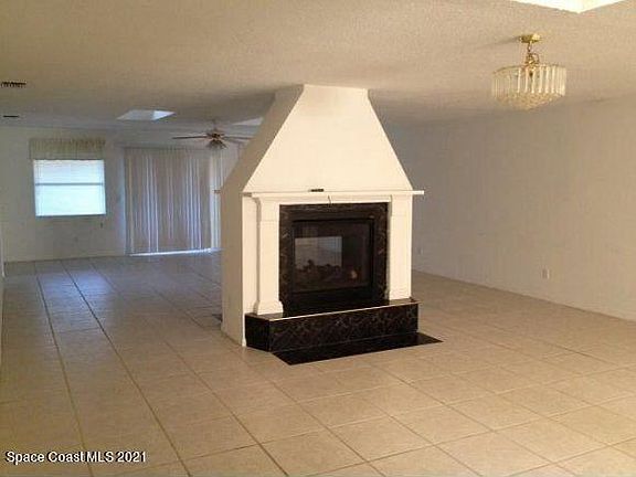 3rd image of 1547 Harrison St #0