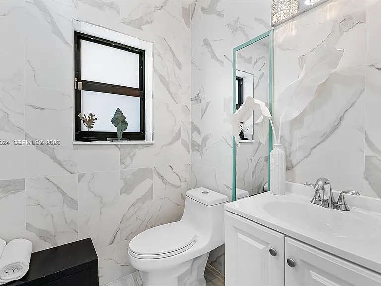 2301 E Las Olas Blvd — Photo 47