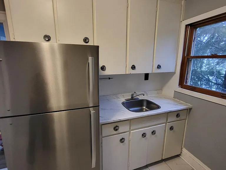 448 Arnley St #3 — Photo 8