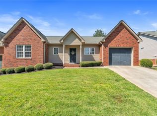 124 Pinnacle Ln #B, Easley, SC 29642