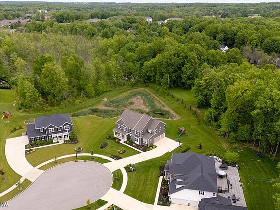 3rd image of 6705 Kingswood Dr