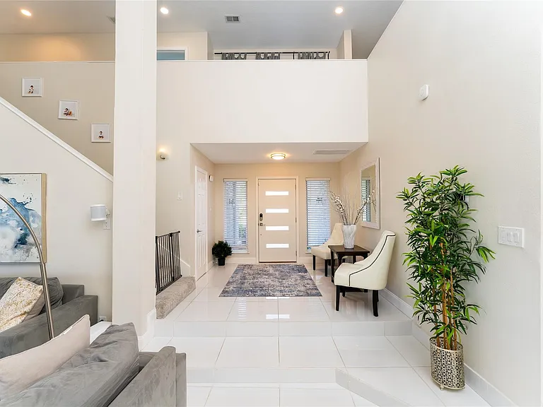 8311 Amber Cove Dr — Photo 4