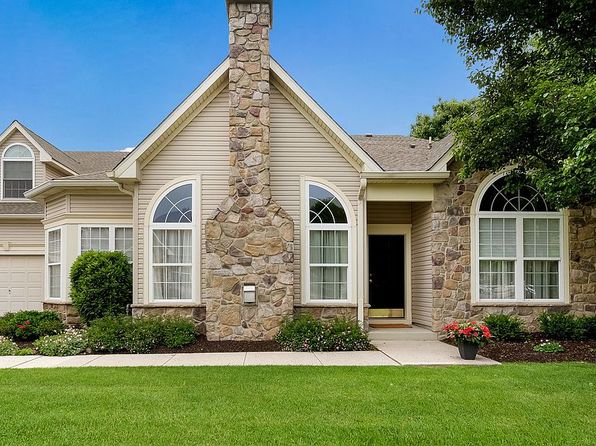 26 Shady Brook Dr