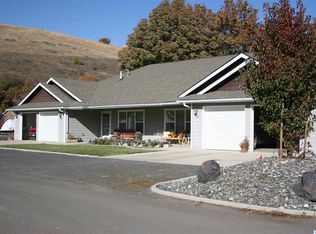 206-208 E 9th St, Colfax, WA 99111