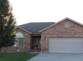 2231 Hillsdale St, Lebanon, MO 65536