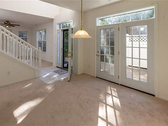 5th image of 2277 Colfax Ln