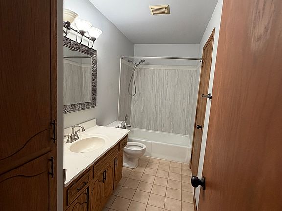 3rd image of 18920 Deerfield Trl