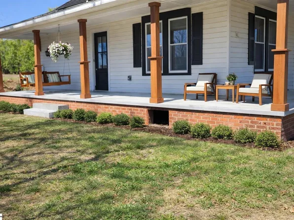 202 Arrowood Branch Rd, Chesnee, SC 29323