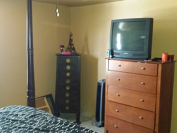 4th image of 540 W 104th Pl