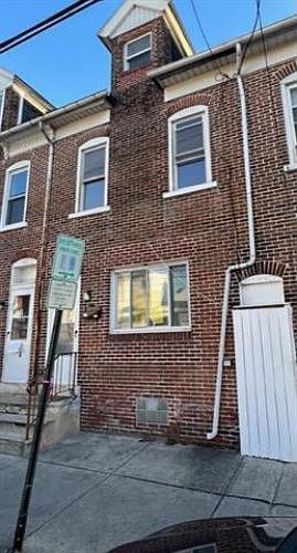 1st image of 926 W Allen St