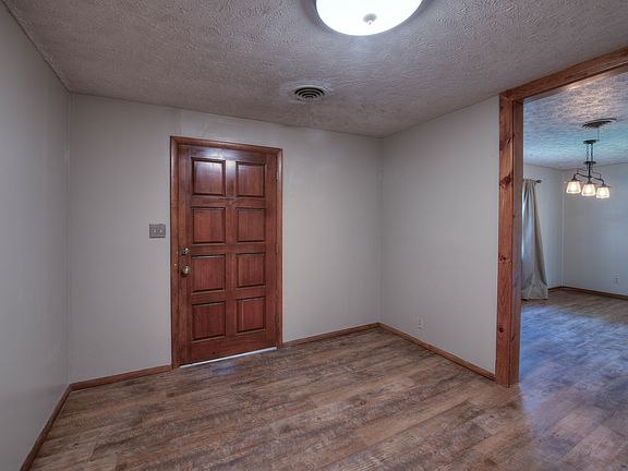 5th image of 311 W Cowley St