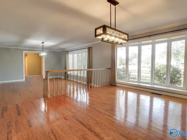 104 Cedar Ln, Moulton, AL 35650