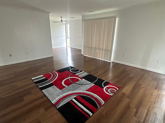 4th image of 7206 Donnell Pl #P7
