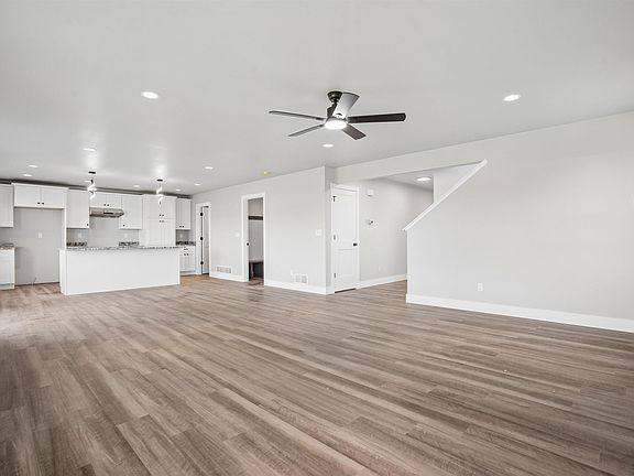 4th image of 5744 Wall St