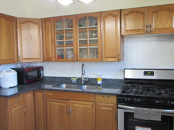 5th image of 2444 W Berwyn Ave #2N