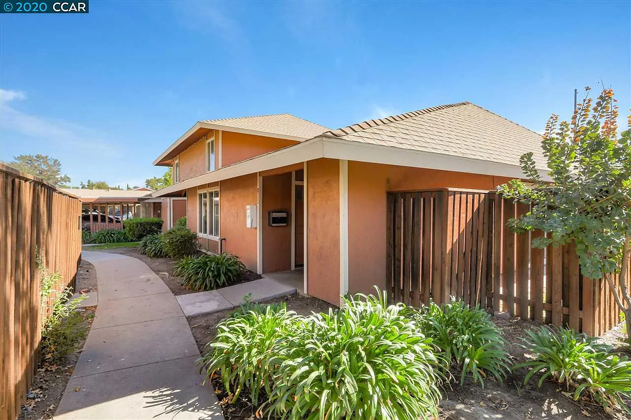 3 bed, 1086 sqft, $3,300 — Photo 1