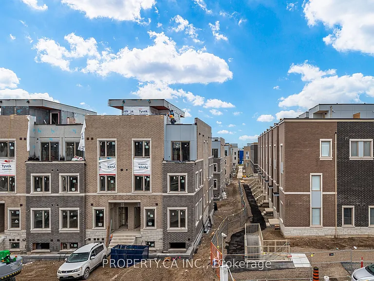 80 Honeycrisp Cres #Townhouse 377 — Photo 32