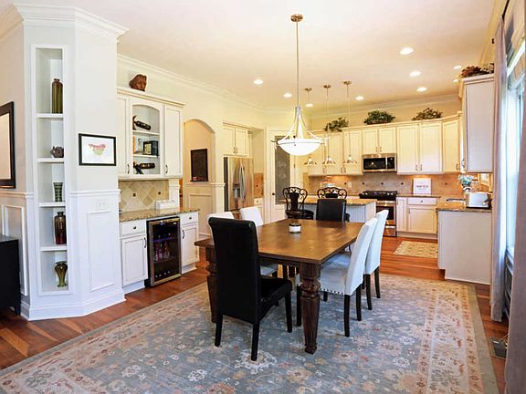 2nd image of 5911 Winslow Ct