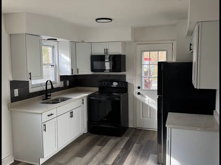 905 Lakeview Ave — Photo 16