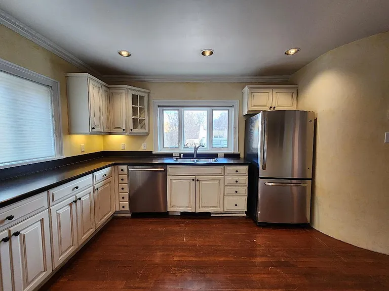 549 Agua Fria St — Photo 2