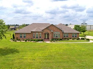 135 Apache Dr, Franklin, TX 77856