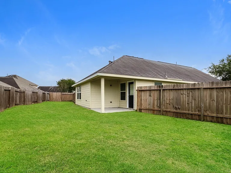 21718 Martin Grove Ct — Photo 3