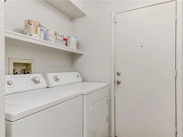 4200 Everest Ln — Photo 31