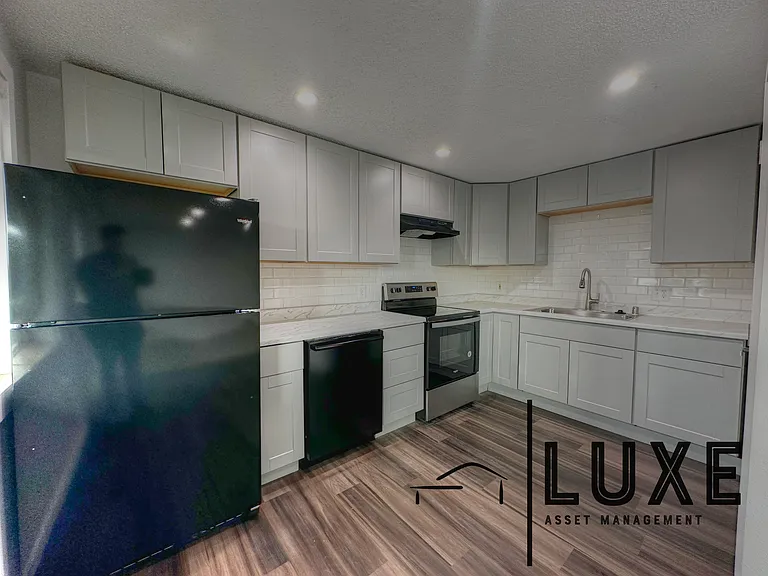 25523 Lawson St #2 — Photo 2