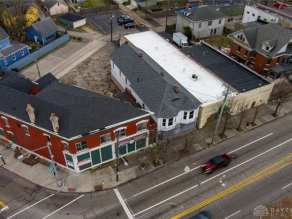 4th image of 1934 E 3rd St