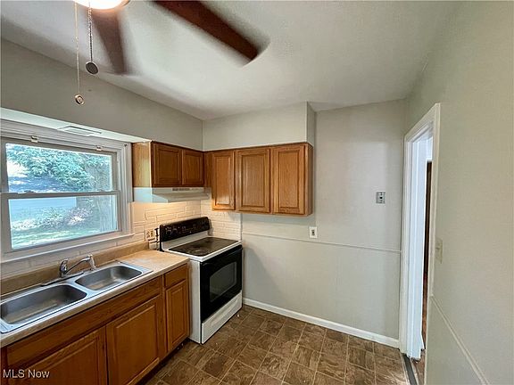 3rd image of 857 Kennebec Ave