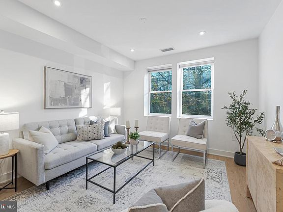 3rd image of 4017 Davis Pl NW #6