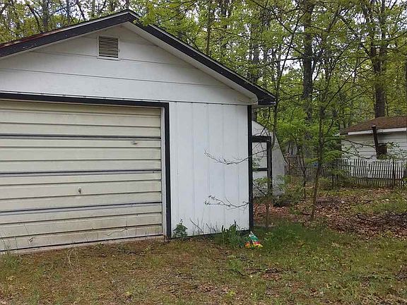 3rd image of 152 Devonshire Dr
