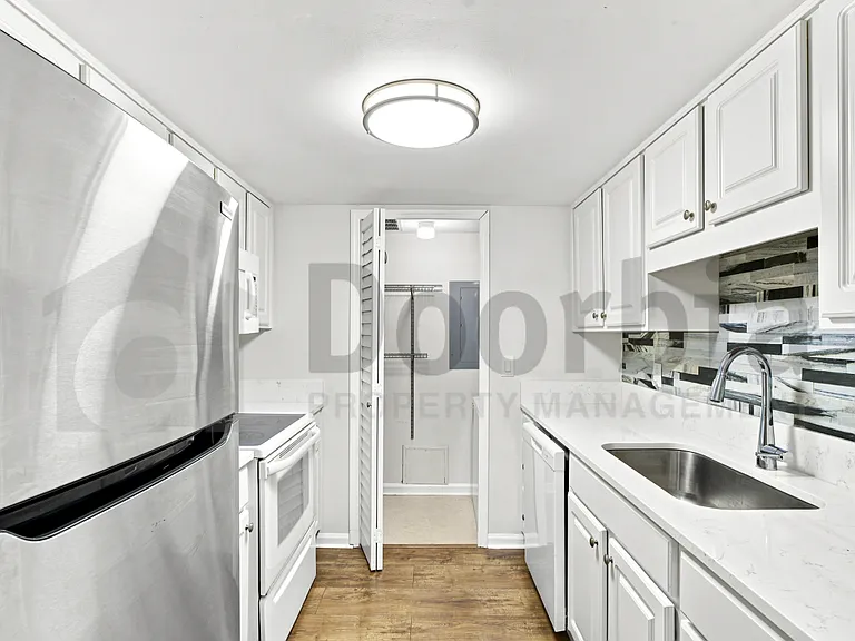 2912 Saint Johns Ave #18 — Photo 6