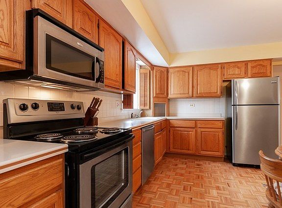 5th image of 1568 Warbler Dr