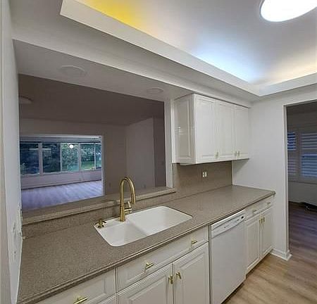 5th image of 1402 Coral Oak Ln