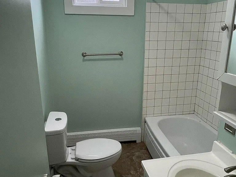 920 Caledonia St — Photo 13