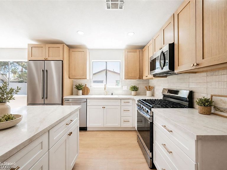 35 Hickory St, Las Vegas, NV