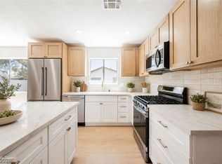 35 Hickory St, Las Vegas, NV 89110