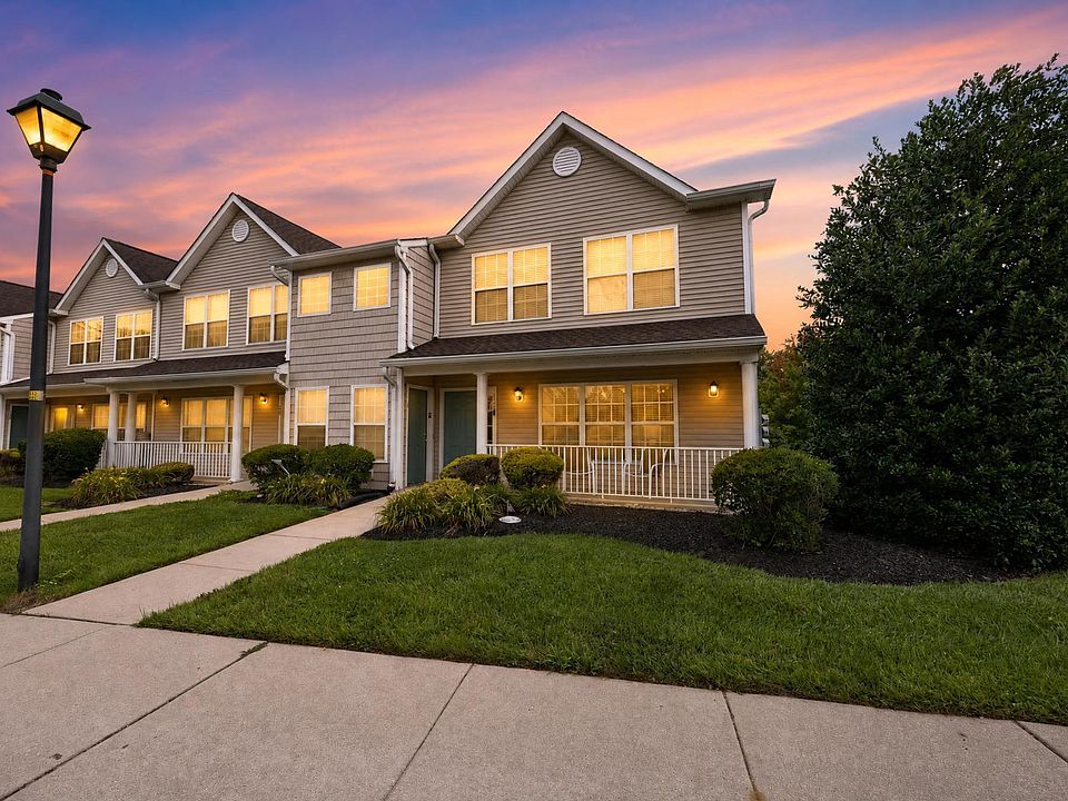 1st image of 111 Redbud Ln
