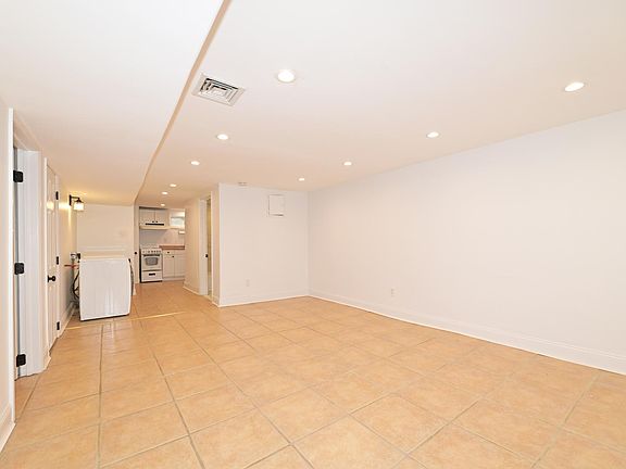 5th image of 1101 Lydia Dr