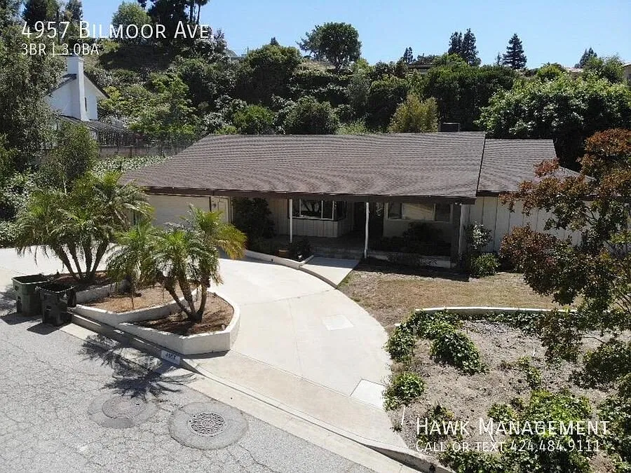 Welcome to your dream home in the tranquil Tarzana Hills! — Photo 1