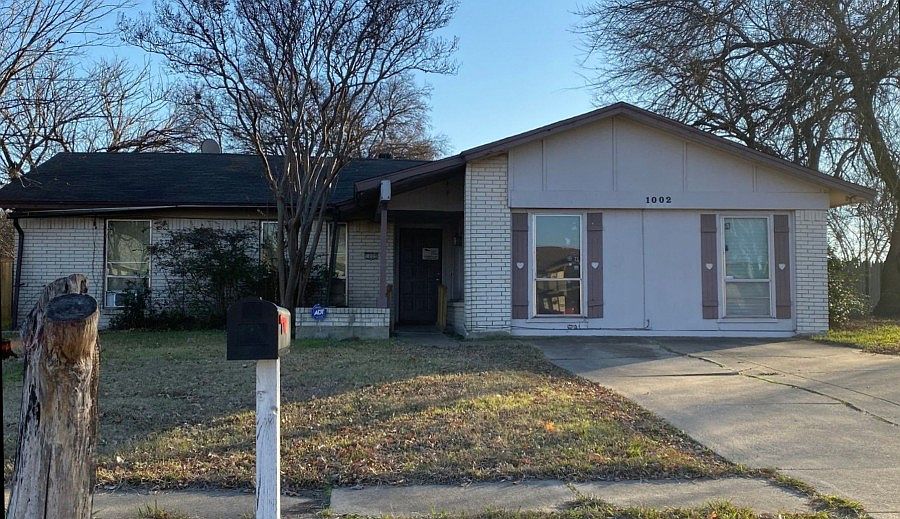 1st image of 1002 Delores Dr