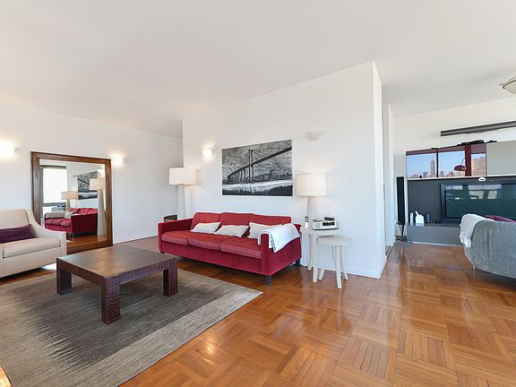 4th image of 111 W 67th St APT 26E