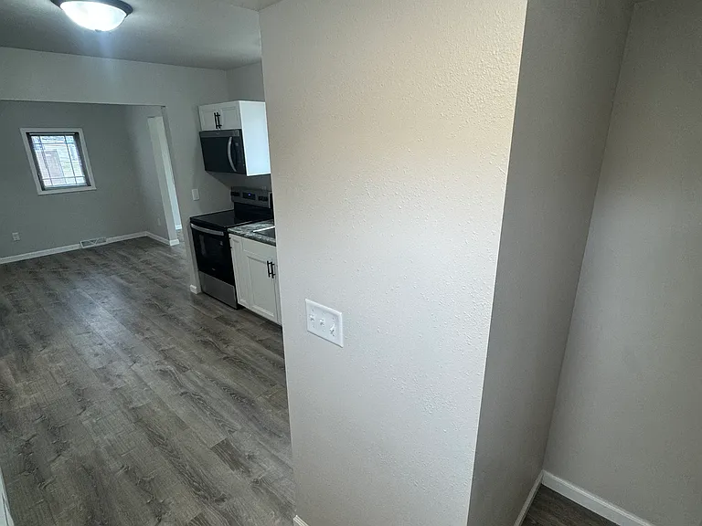 107 Lakeview Dr — Photo 9