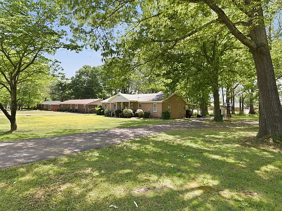 3rd image of 371 Myers Rd
